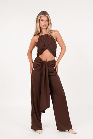 Low-waisted trousers with brown buttons - Chrissy