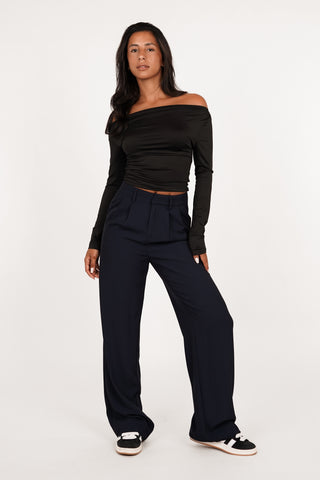 Stretch top with long sleeves in black - Carry