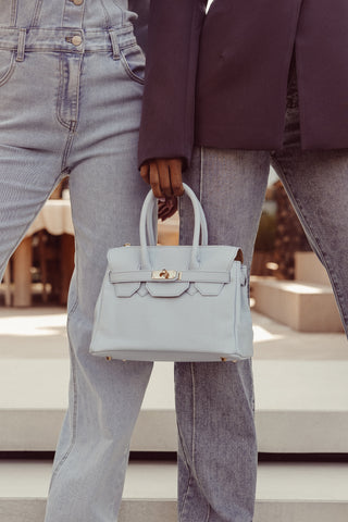 Leather handbag with gold buckle light blue - Mandy