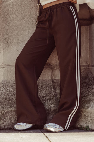 Jogger trousers with pinstripe brown - Emily