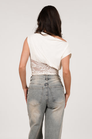 One shoulder top met kant beige - Sylvie