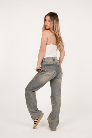 Straight-Leg-Jeans in Acid-Wash-Hellblau - Britt