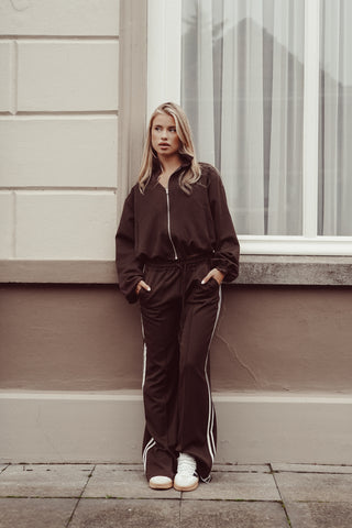 Jogger trousers with pinstripe brown - Emily