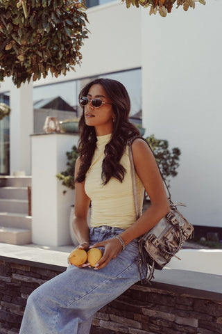 Sleeveless stretch top yellow - Cecile