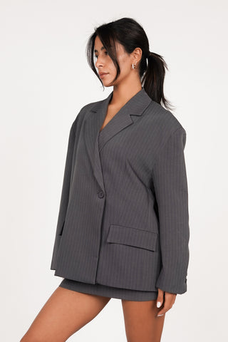 Oversized Blazer mit Kreidestreifen Grau – Vive