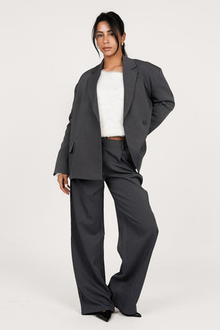 Oversized Blazer mit Kreidestreifen Grau – Vive