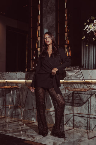 Oversized Blazer mit Schleifendetail in Schwarz - Skylar