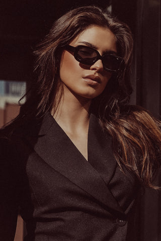 Rectangular wide black sunglasses - Bella