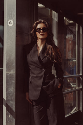 Rectangular wide black sunglasses - Bella