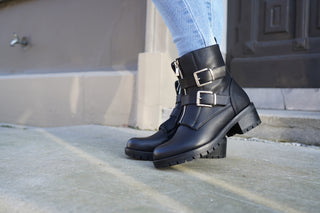 Black biker boots with silver buckles - Lowie